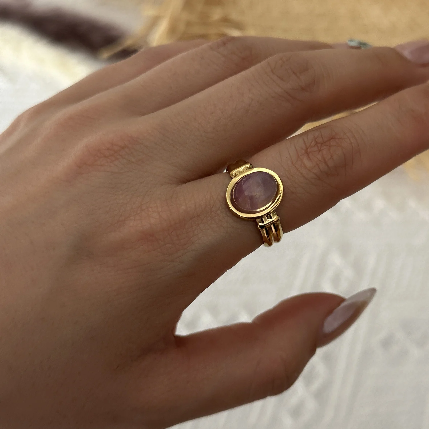 Retro Gravierter Strahlend Grüner Geäderte-Stein-Ring für Frauen Edelstahl Antik-Gold Breiter Massiver Ring Boho-Schmuck – Detail 10