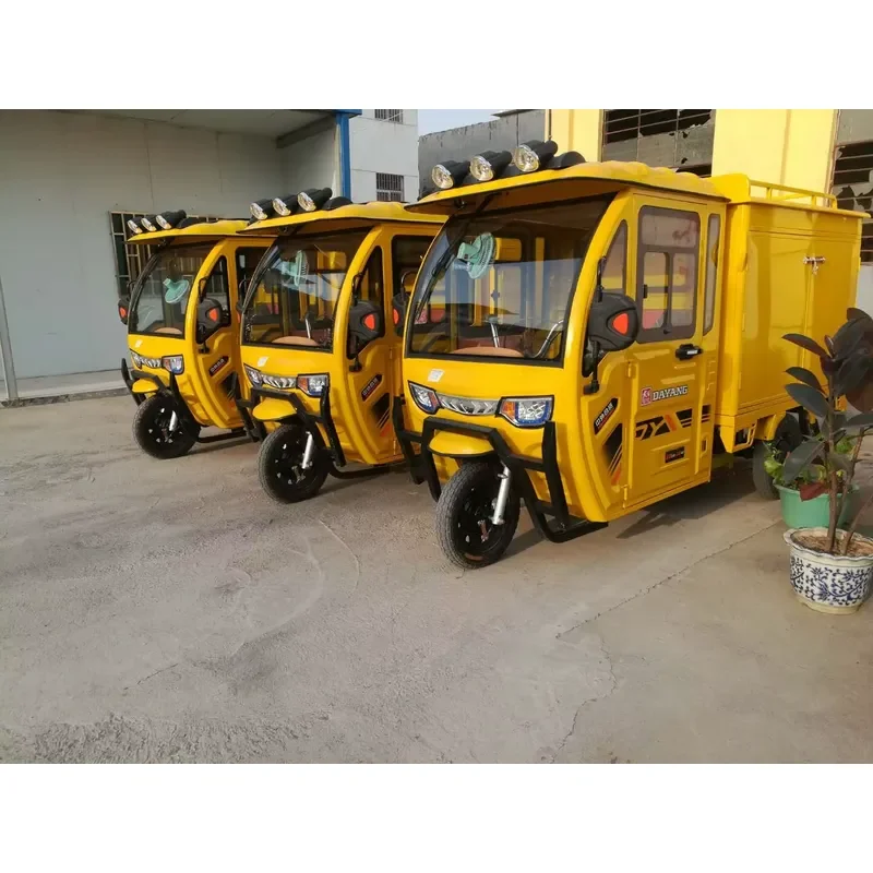 CE Certification Integrated Mobile Three-Wheeled Electric Vehicle Carrier Steam Cold Water Car Washing System for Municipal