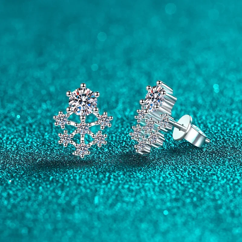 Exquisite Snowflake Shaped 1ct Moissanite Stud Earrings for Women, Timeless Beauty Eye Catching Platinum Pt950 Fine Jewelry Gift