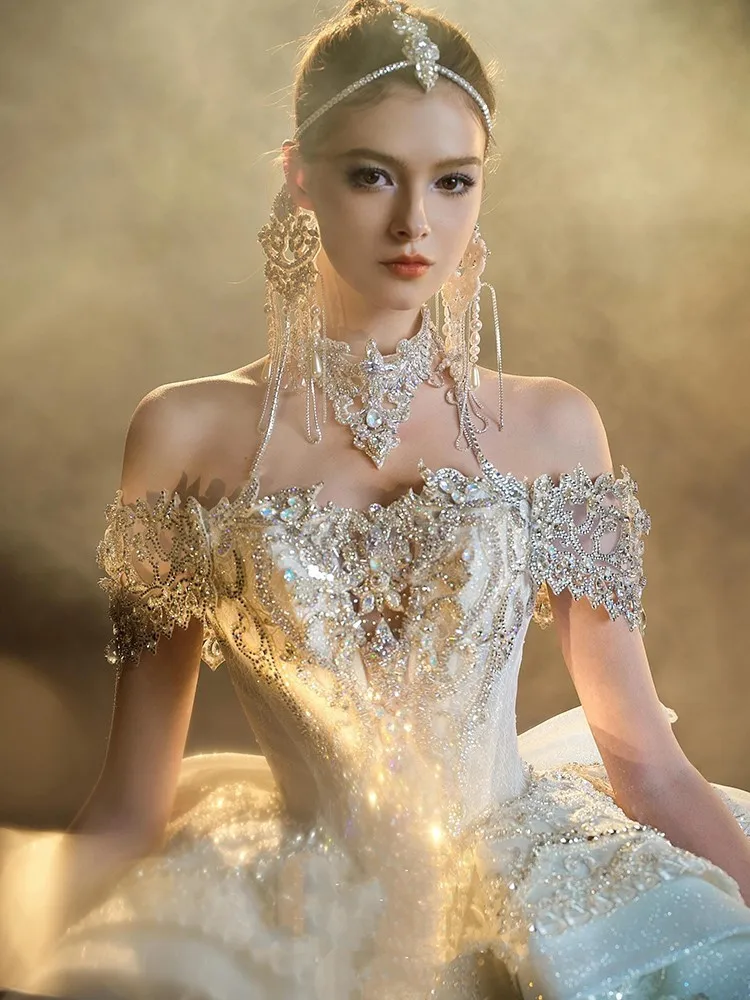 

One-shoulder heavy Industry luxury haute couture new textured large tail main fabric dress