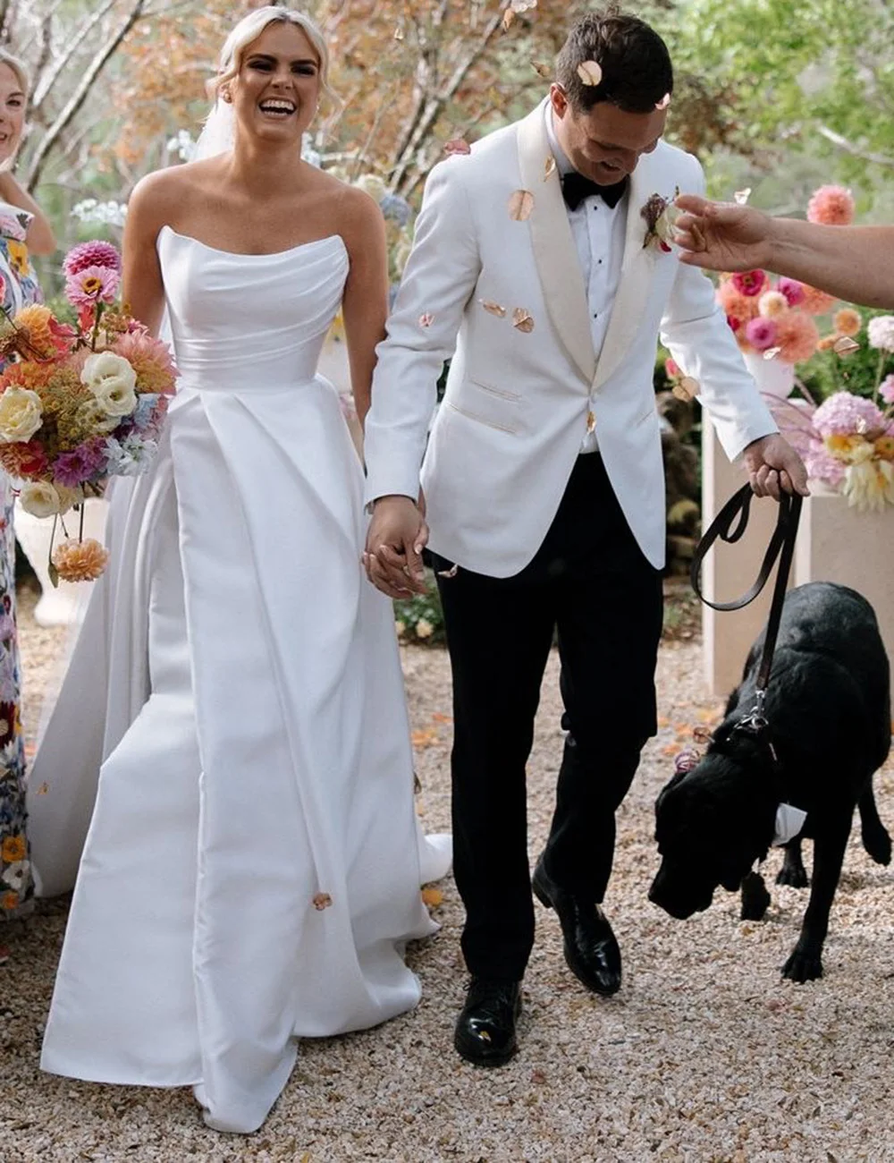 Vestido De novia De satén sin tirantes con abertura lateral alta, elegante, plisado, línea A, tren De corte