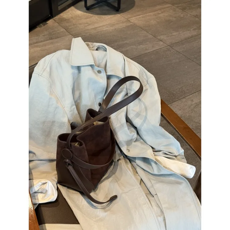 recommande-nouveau-2025-sac-buet-en-cuir-givre-femmes-haut-de-gamme-sens-en-cuir-veritable-sac-a-main-a-bandouliere-unique-grande-capacite