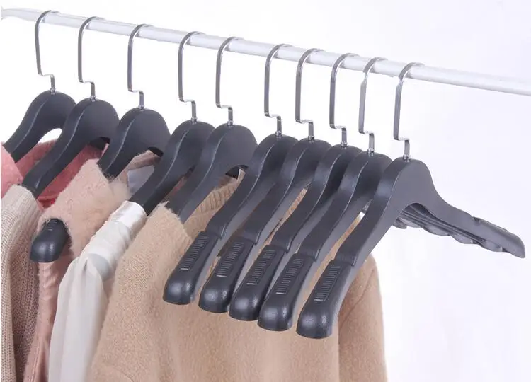 

10 Pcs/Lot Non Slip Black White Plastic Clothes Hanger with Notched for Dress and Sun-top