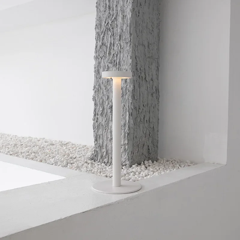 Claeted Nordic Minimalist Style Table Lamp Outdoor Camping Restaurant Bar Desktop Decoration Lamp Bedside Atmosphere Night Lamp