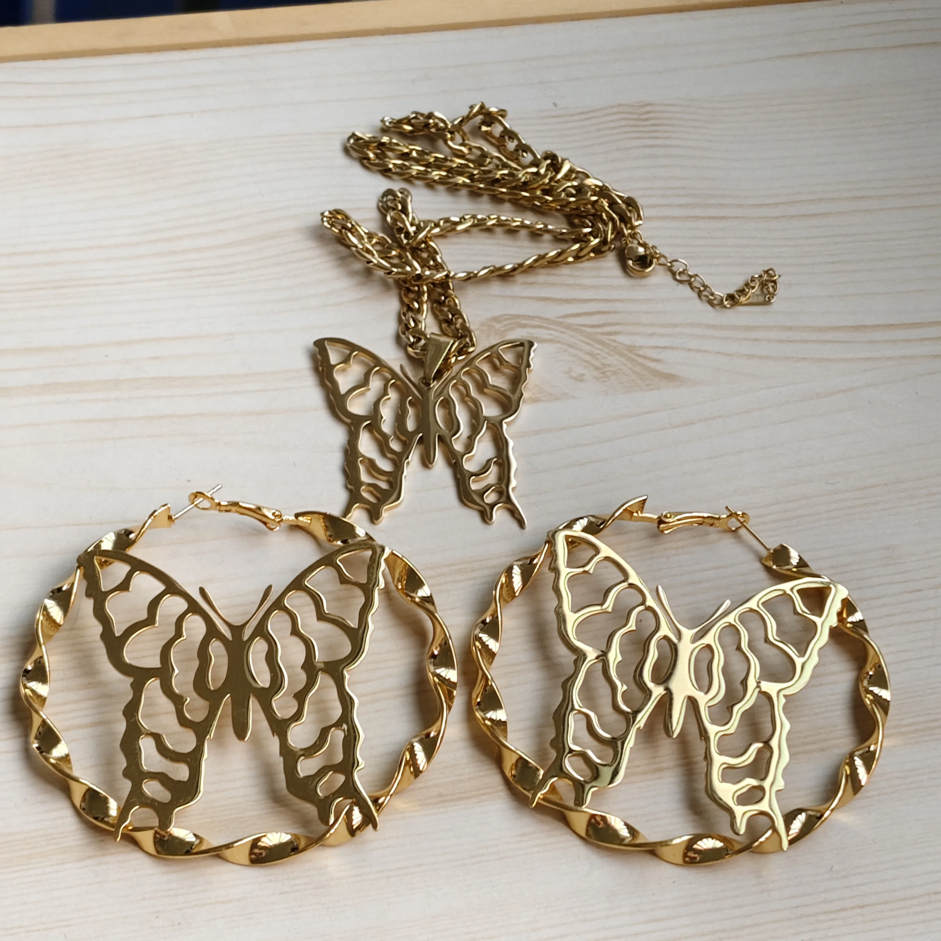 

DHQH Wholesale Customized Butterfly Pattern Set Personalized Butterfly Pattern Set Valentine's Day Gift Manufacturer Direct Sale