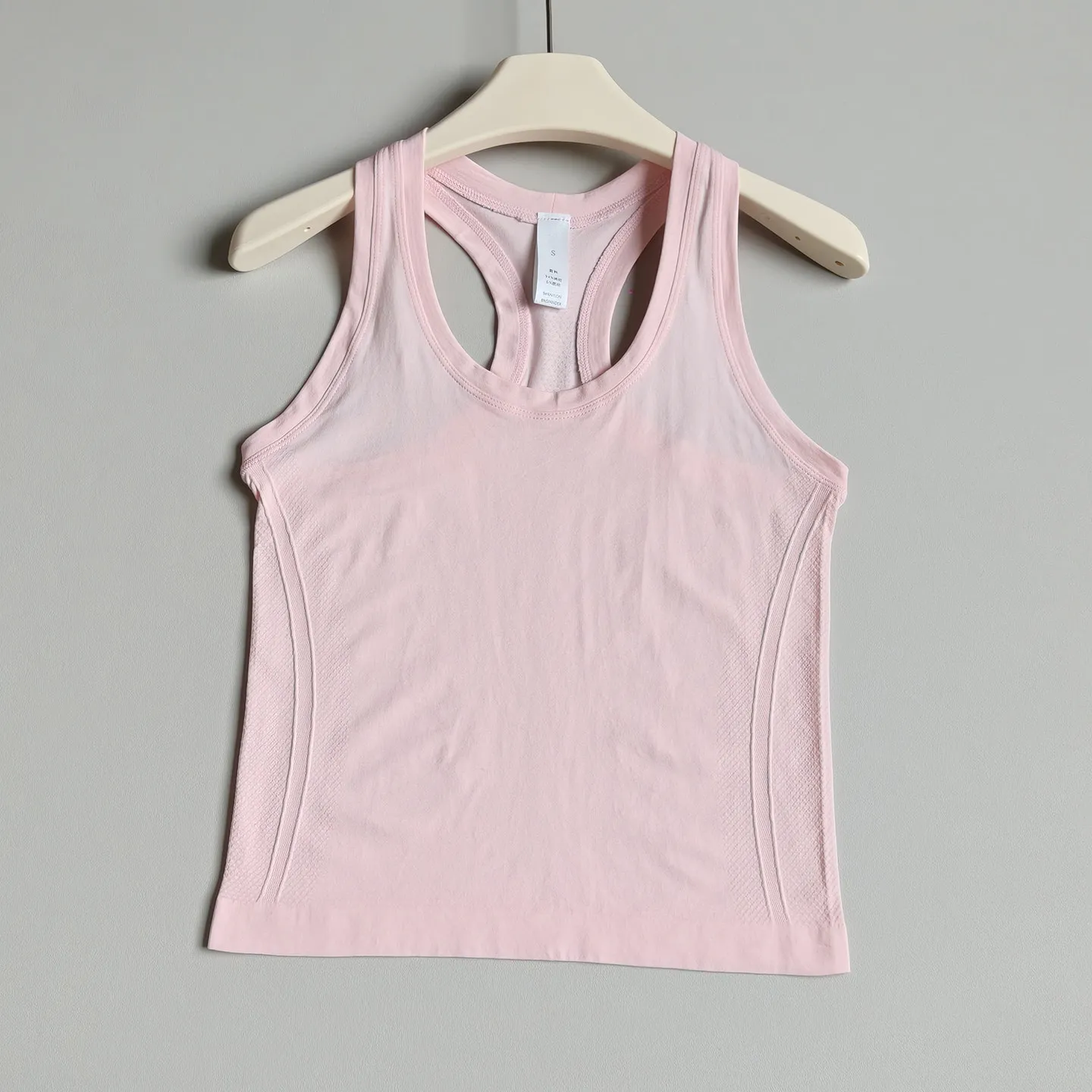 Yoga-Top für Damen, enganliegend, I-förmiger Rücken, ärmelloses Fitness-T-Shirt, schnell trocknendes Sport-Oberteil für Lauftraining. – Detail 3