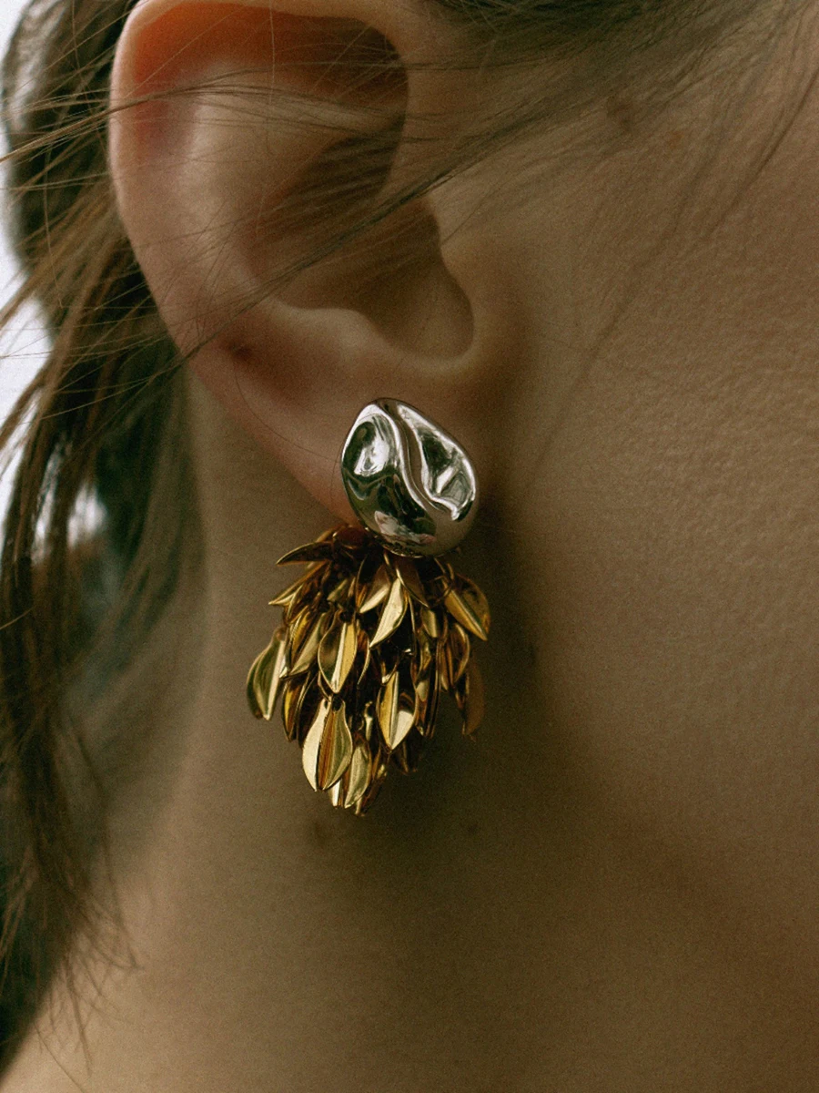 Greatera Unique Design Two Tone Leaves Waterfall Drop Earrings for Women Gold Plated Metal Leaf Tassel Dangle Earrings Jewelry