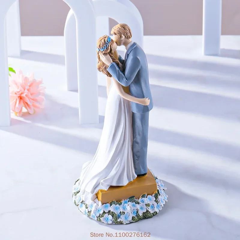 Groom Bride Kiss Love Resin Crafts Wedding Gifts Wedding Couple Figurines Cake Topper Room Decor Wine Cabinet Decoration