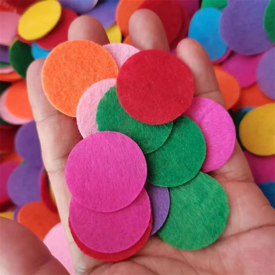 100pcs Diam 3 Cm Round Felt Pads Accessory Patches Petals for Appliqued Scrapbook Materials DIY Flower Hat Handbag Cloth Craft