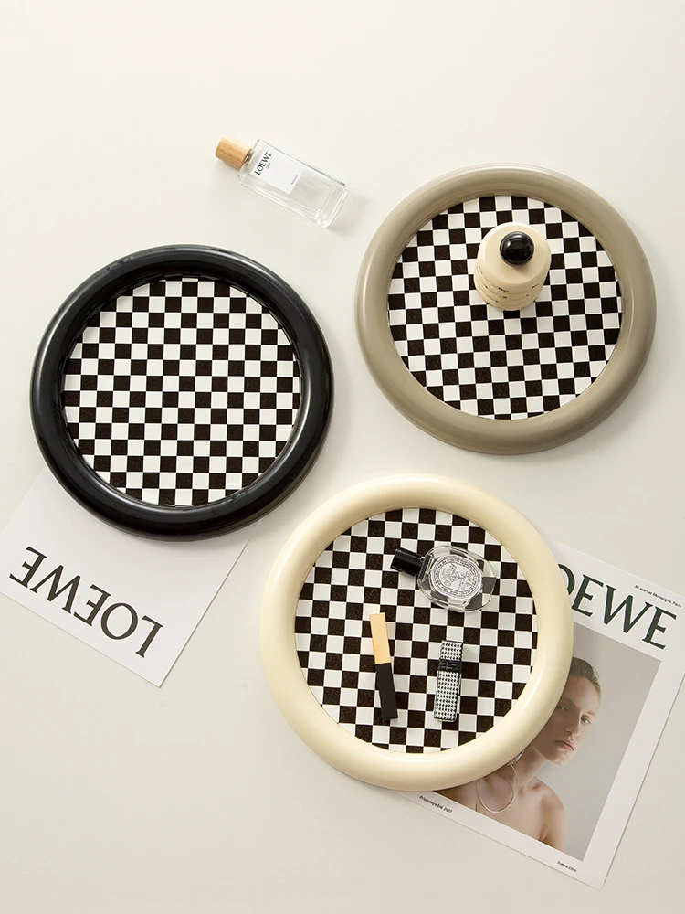 Epeiushome Nordic Desktop Tray Black and White Checkerboard Round Storage Plate Aromatherapy Cosmetic Dressing Table