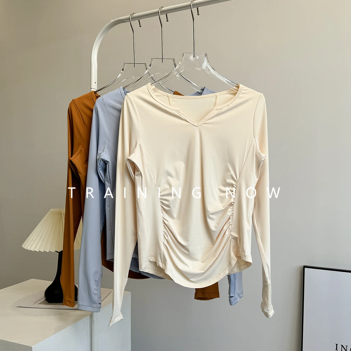 Yoga suit long-sleeved women's summer sports quick-drying running training top new V-neck slimming Pilates fitness suit