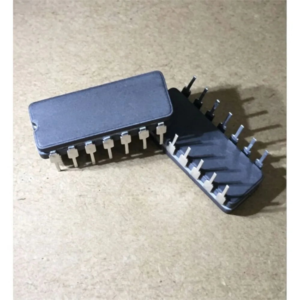 1-100PCS AM2320 SN54HC04J 54HC04 A17 ADS7817 ADS7817E TEA1062T TEA1062AT TEA1062