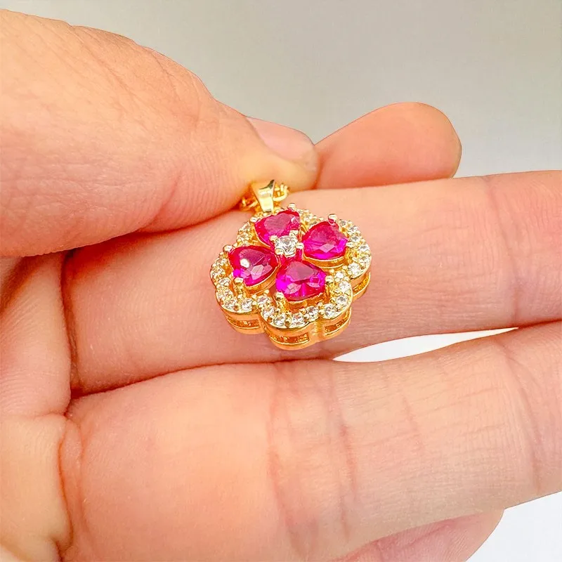 قلادة نحاسية مطلية عيار 14 قيراط مع ترصيع اكسيد الالمونيوم الأحمر تتميز الاحتفاظ بالألوان العالية والمجوهرات الفاخرة ذات الأربع أوراق البرسيم