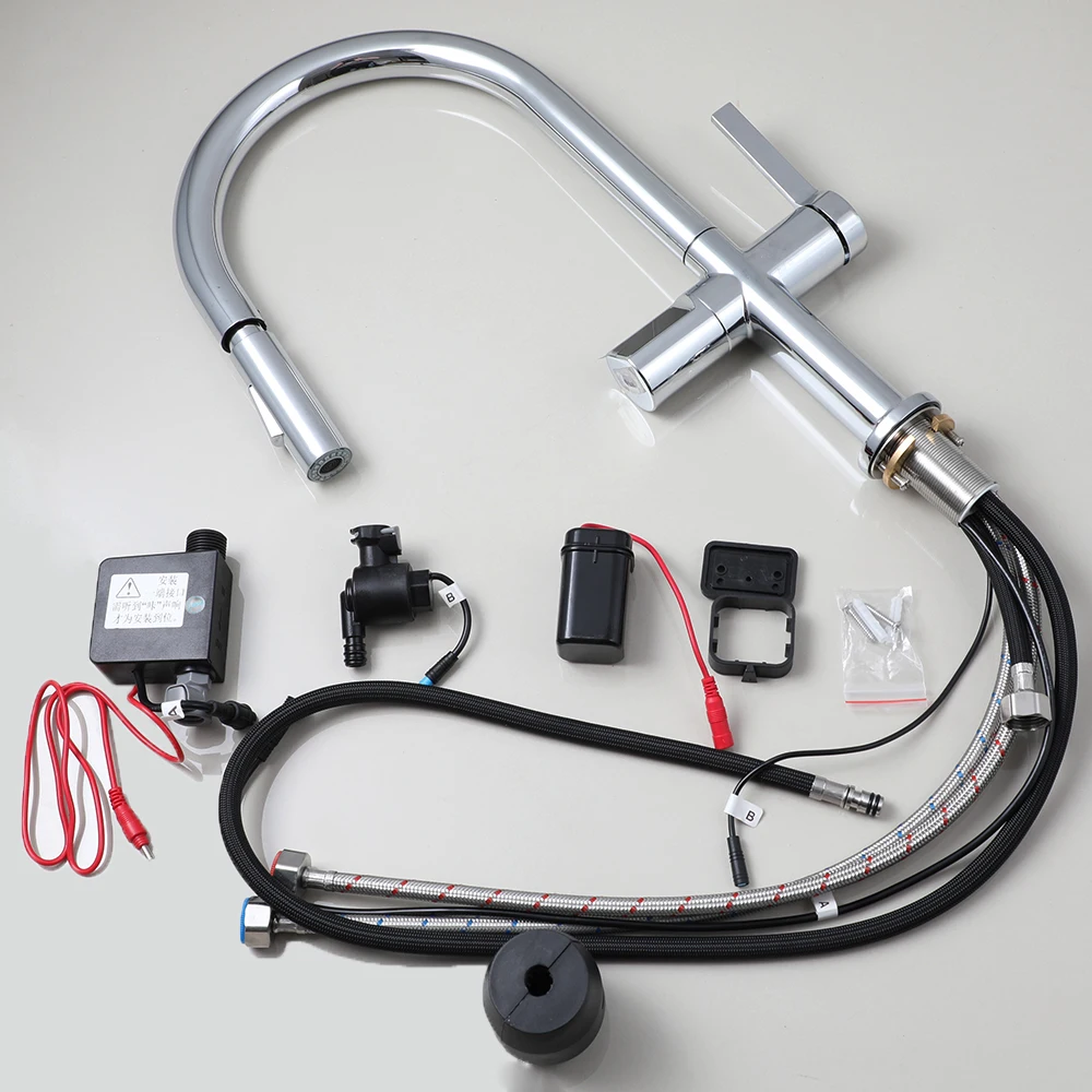 OUIO Kitchen Intelligent Faucet DigitaTemperature Display Chrome acqua calda fredda estraibile sensore tattile Swing lavabo rubinetto dell'acqua