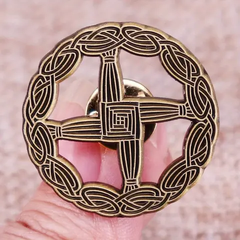 1pc Saint Bridget Cross Brooch - Vintage Celtic Knot Enamel Pin with Intricate Lace Design Silicone Backing for Hat, Backpack