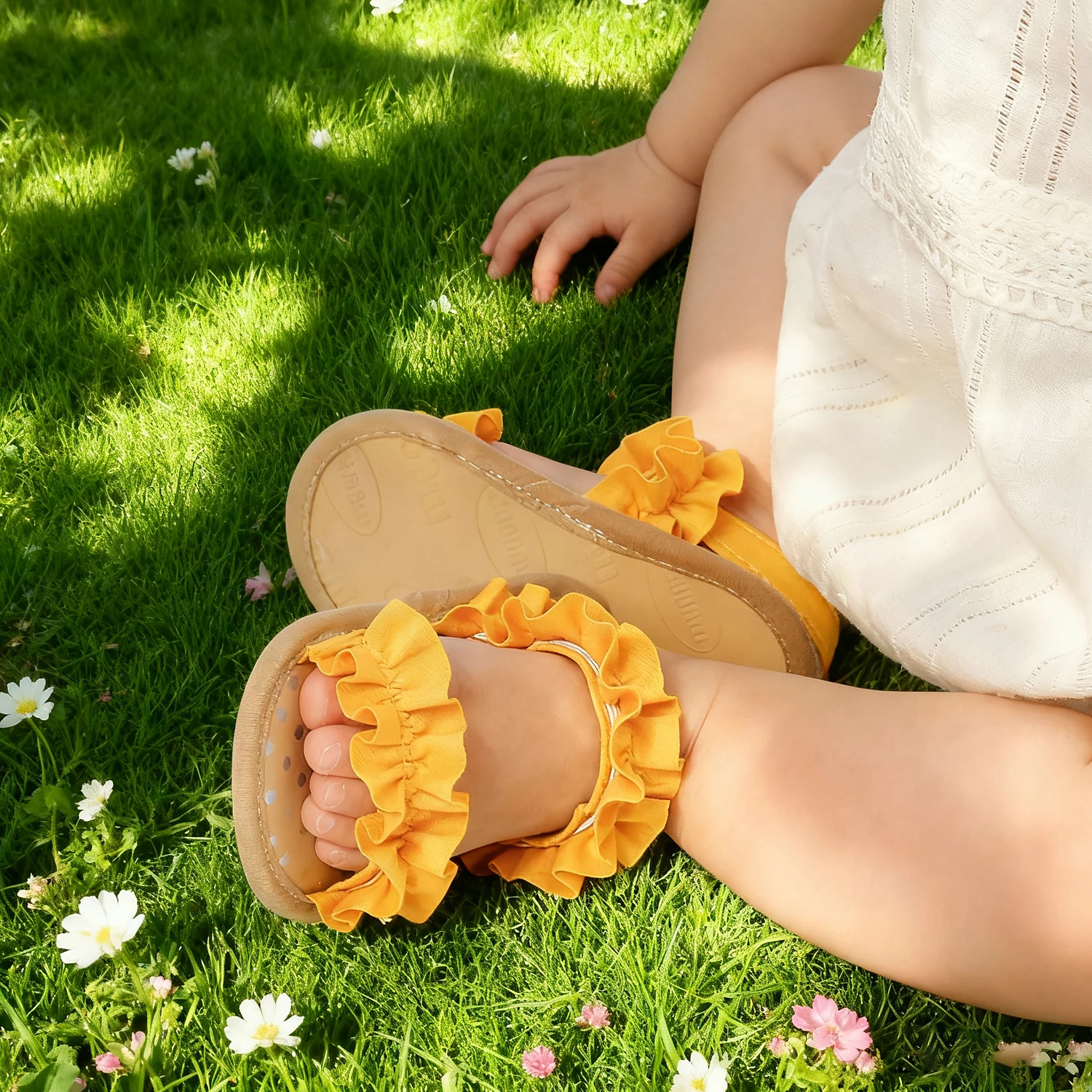 

Сандалии для маленьких девочек с рюшами по краям, мягкая подошва с открытым носком, дышащие летние уличные сандалии для первой ходьбы