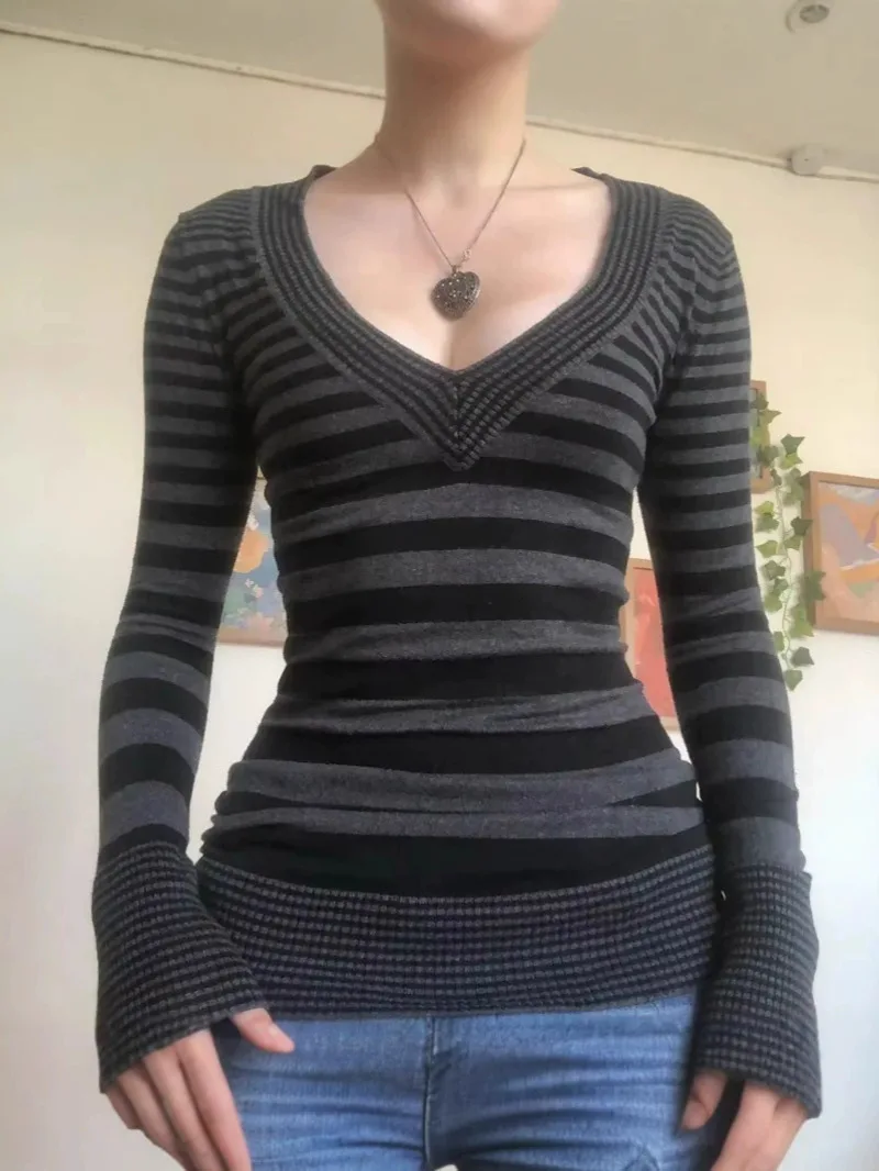 Y2K Vintage T Shirt Black Grey Striped V Neck Long Sleeve Jumper Tops Chic Women Autumn Retro Mall Goth Tees T Shirt 2025 MQ7W