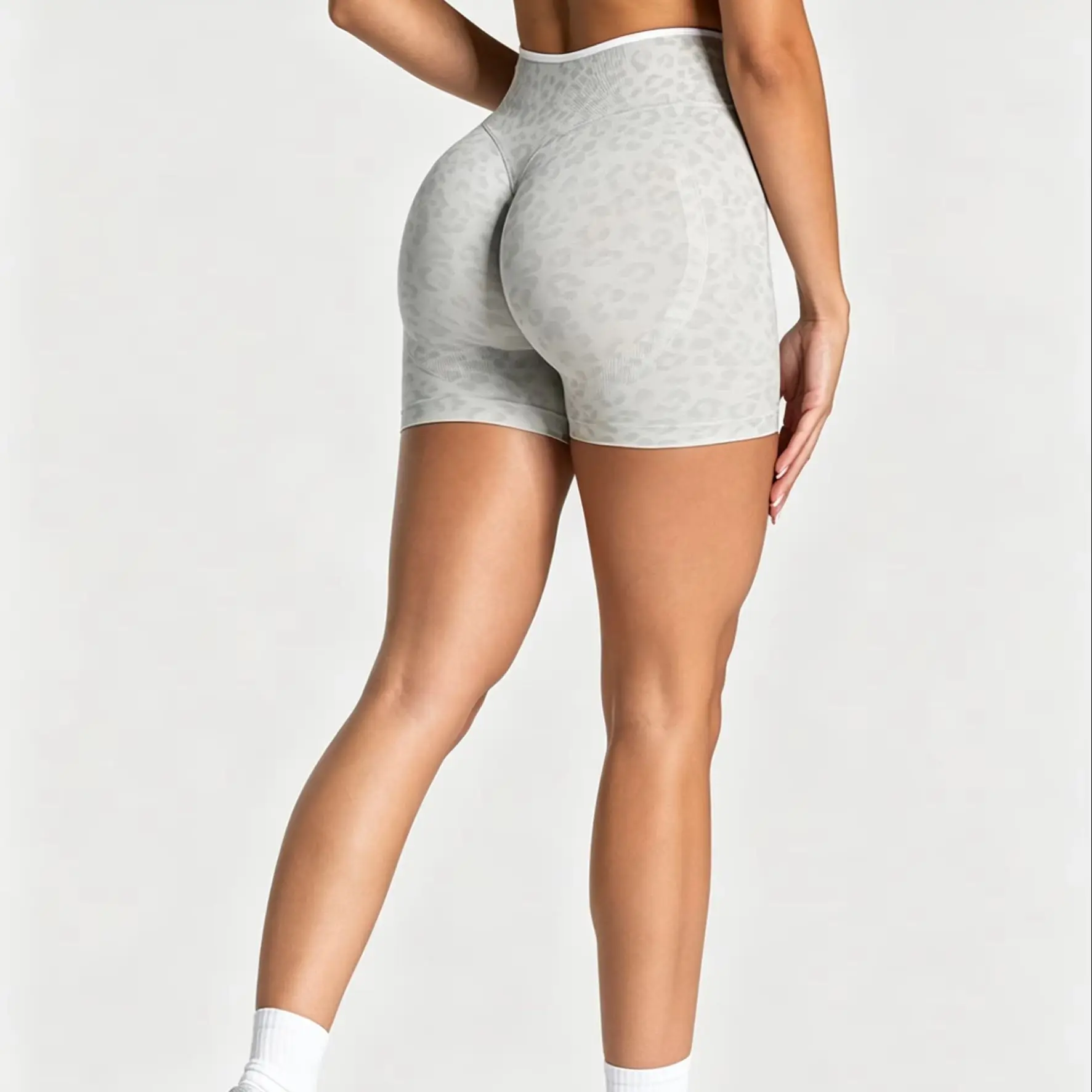 Women Leopard Print Seamless Yoga Shorts High Waist Scrunch Butt Lifting Sports Shorts Gym Fitness Running Biker Shorts