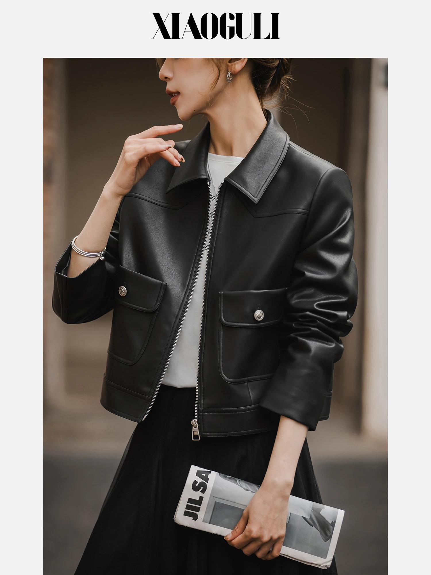 Jaqueta Feminina de Couro PU Sli Cool, Coleção Primavera 2026, Nova Chegada, Preta, com Gola Reversível Emborrachada, Corte Reto