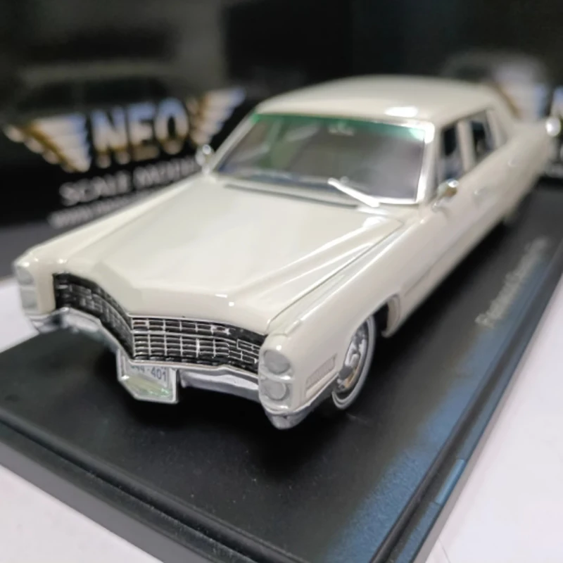 1:43 Scale Fleetwood 75 1966 Resin Automobile Model Exquisite Finished Product Simulation Toy Collection Gift Model