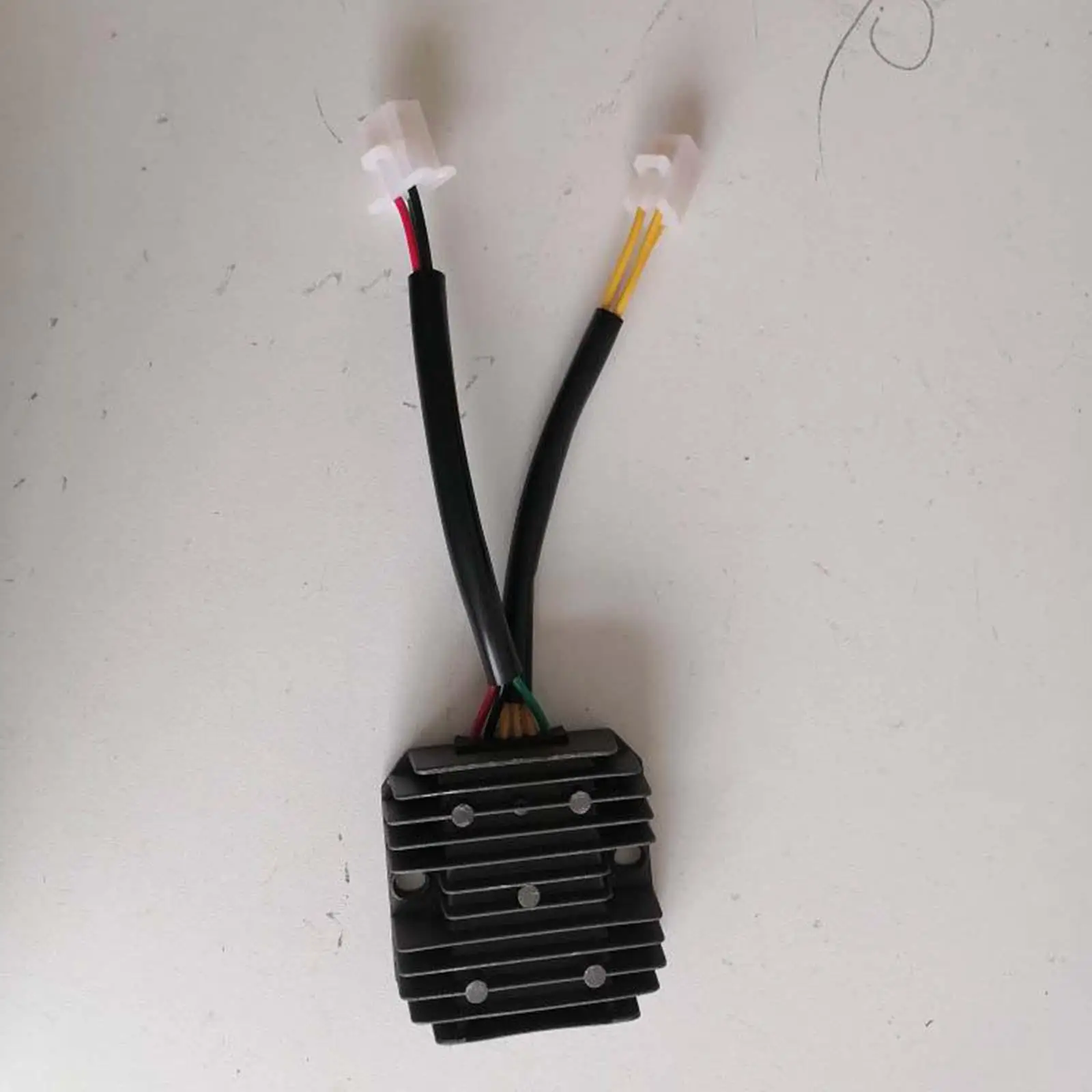 

Регулятор Gy6 50 150cc 6 проводов 152Qmi 157Qmj Мотоцикл Байк 125 CH150 CN250 1986-2001