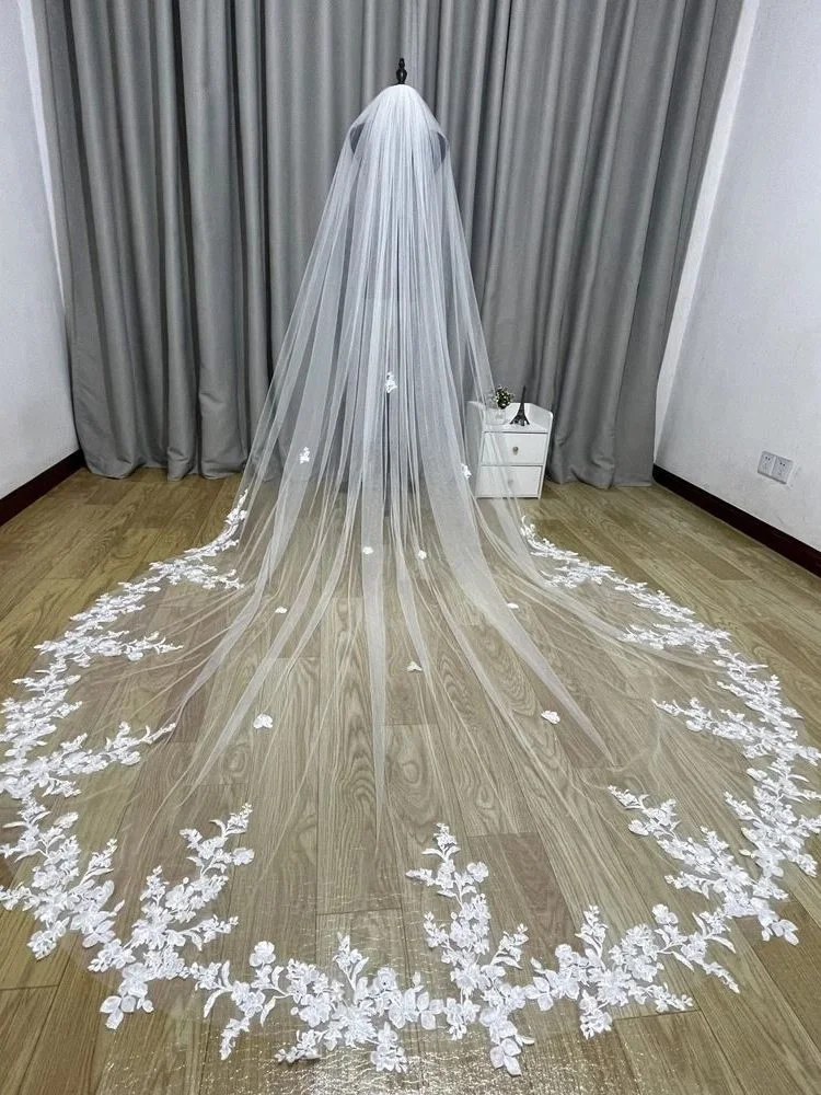 voile-de-mariee-cathedrale-en-dentelle-douce-ivoire-accessoires-de-mariee-elegants-pour-les-mariees