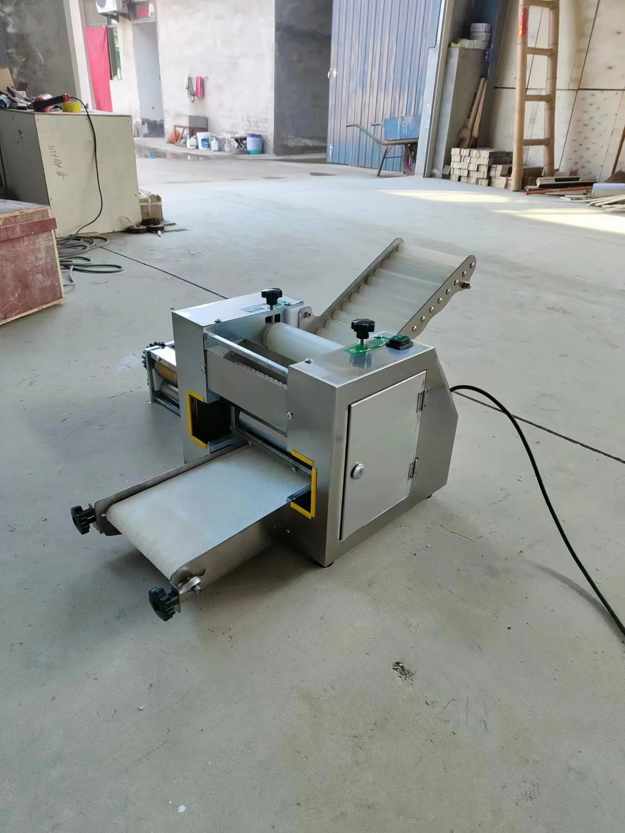 Wrapping paper making electric automatic noodle press machine dumpling skin flour machine