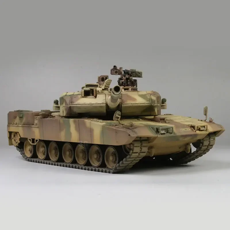 ヴェスピッドモデル 1/72スケールモデルキット VS 720015   現代主力戦車 ドイツ レオパルト 2A7+