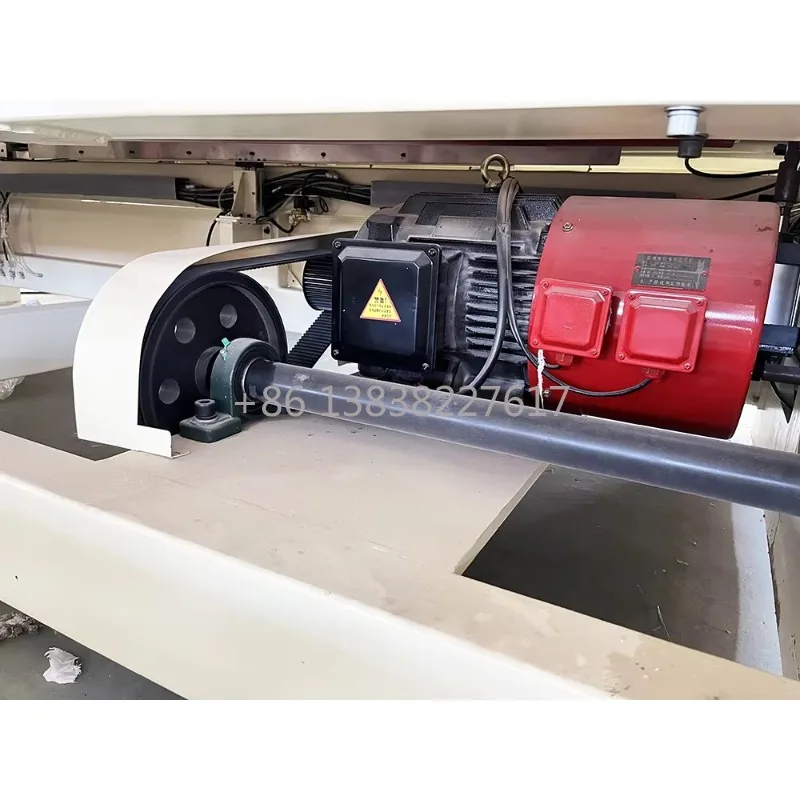 Automatic Toilet Paper Machinery with Simultaneous Trimming, Glue Spraying, Sealing and Shaft Extraction for Improved Efficiency
