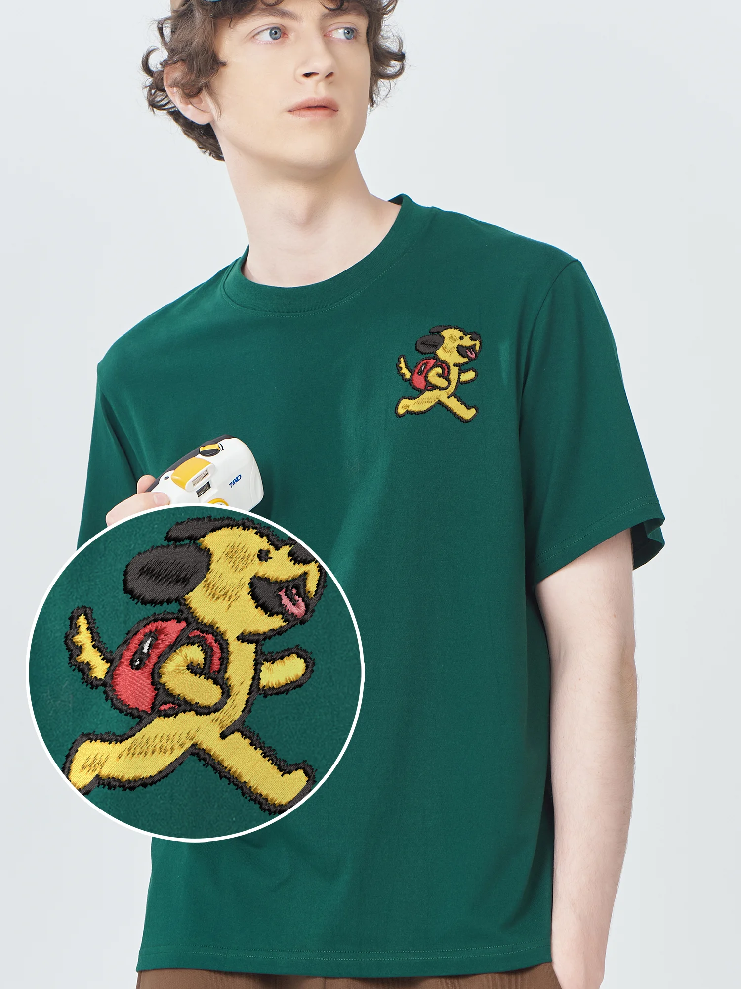 

Happy Dog Carrying Bag Embroidered T Shirts Classic Oversized Summer Casual Streetwear Embroidery Tshirt Latest Clothing​