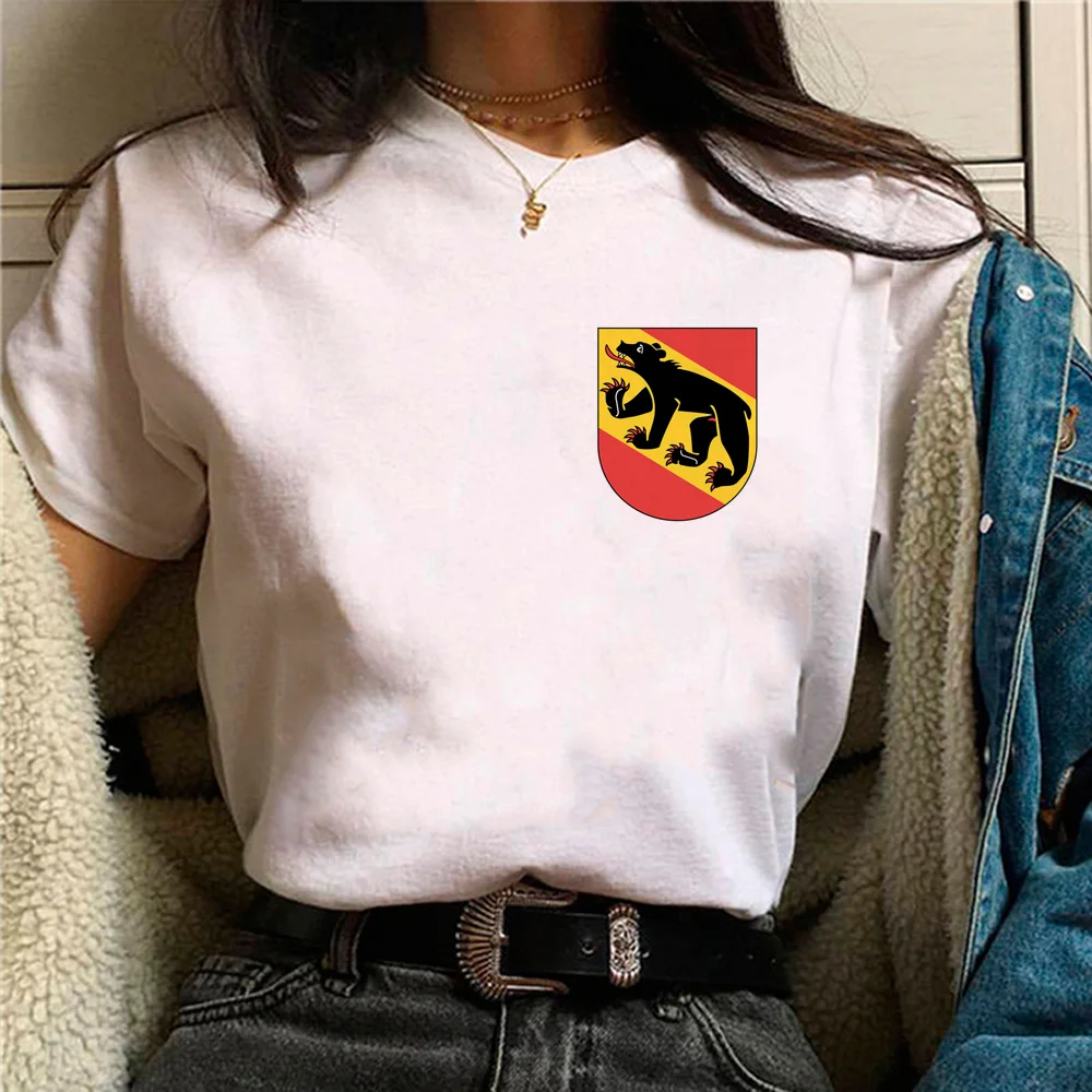 

Suisse top women funny streetwear Tee girl designer 2000s graphic clothing