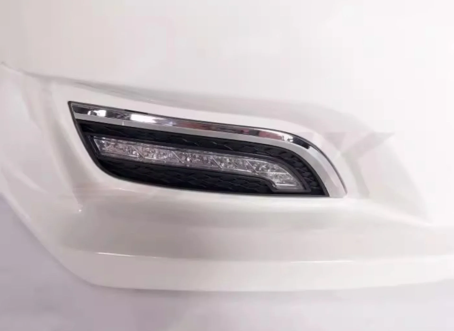 Front Rear Bumper Side Skirt Headlight Taillight Assembly for Hyundai H1 2008-2017 Upgraded Body Kit Car Accessories view 2