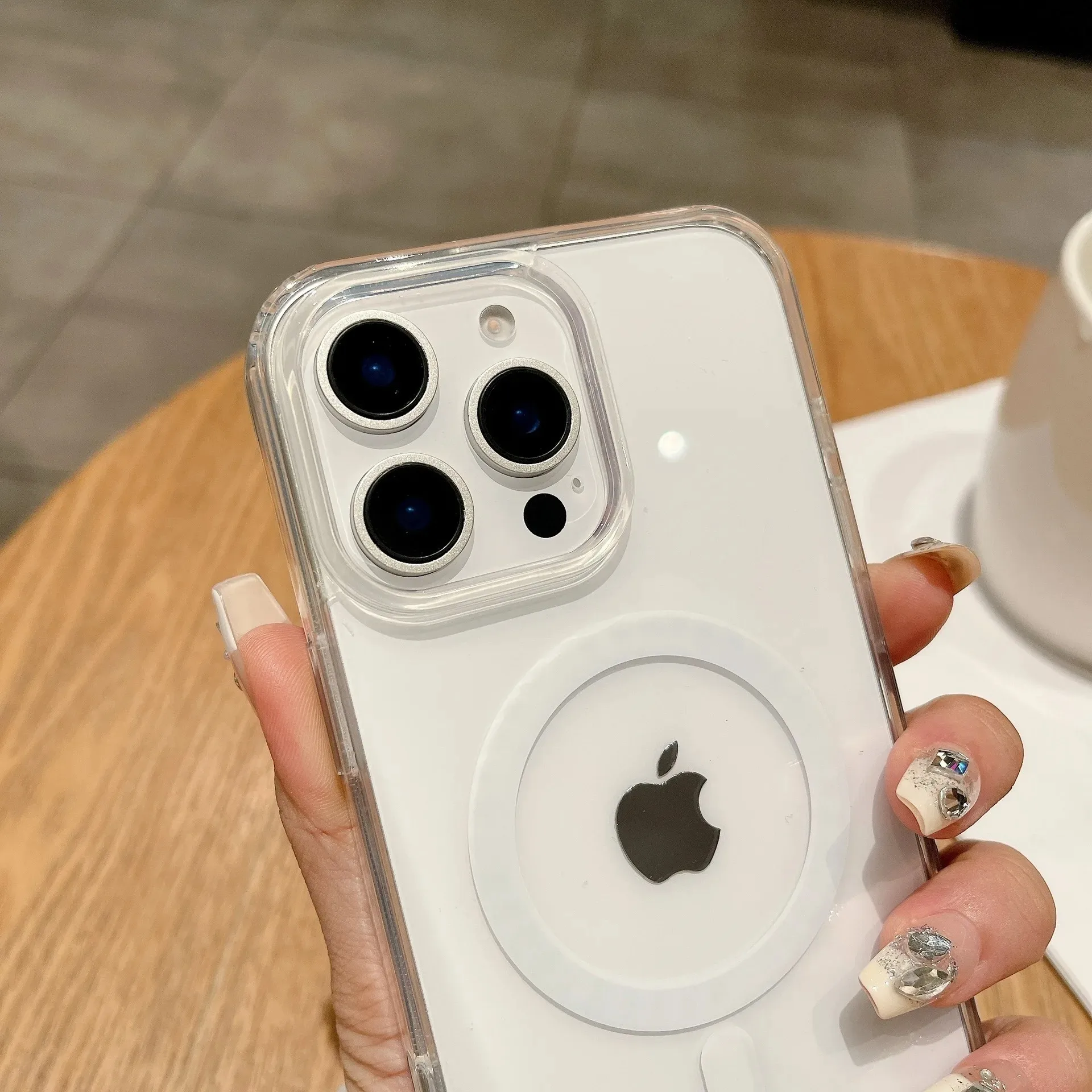 Luxuriöse, transparente Magnet-Hülle für MagSafe, passend für iPhone 18, 17, 16 Pro Max, 17 Air, mit Kamera- und Touch-Tasten, kabellose Ladehülle. – Detail 4