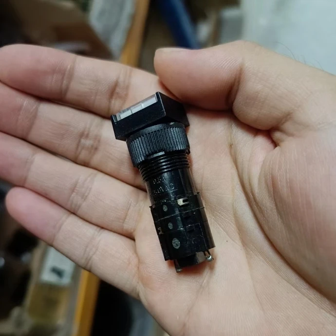 

20 шт./лот SM102 MO 71.186.4421 G2.164.1737 CPC Кнопка-переключатель