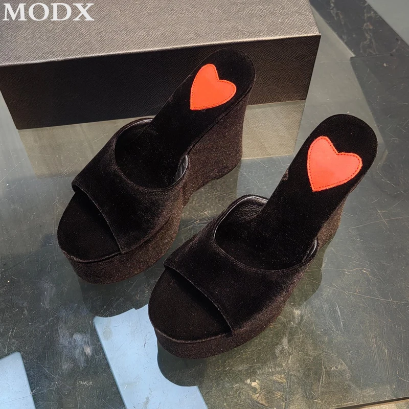 High Quality 2024 New Super High Heel Velvet Thick Bottom Platform Slippers Sexy Open Toe Designer Retro Round Toe Sandals Women