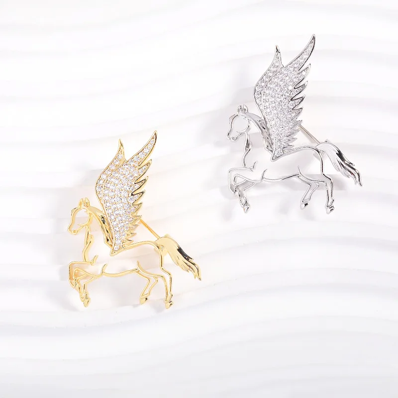 المألوف والإبداعية الحد الأدنى تحلق الحصان الجوف بروش رائعة مايكرو مطعمة الزركونيوم الرجال البدلة سترة الملحقات