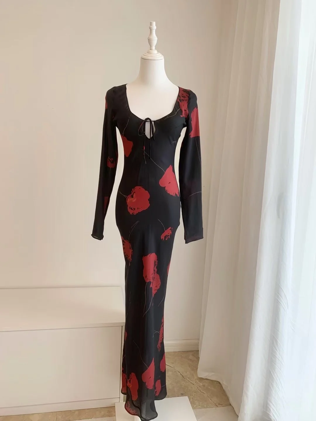 Women 100% Silk Diagonal Cut Flower Printed Black Slim Fit Elegant Long Dress