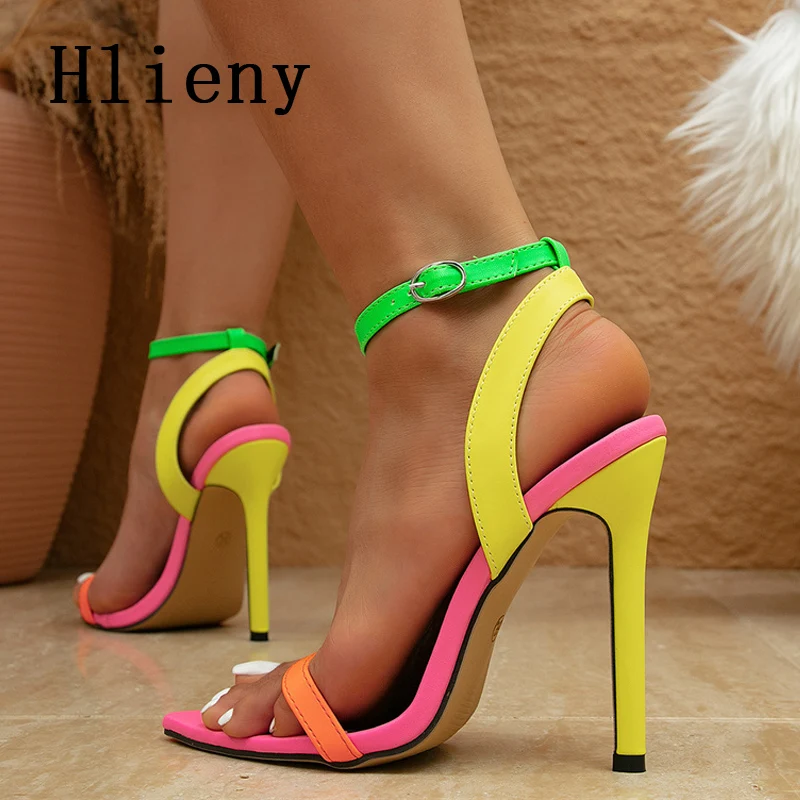 Hlieny 2025 verano Sexy puntiagudos tacones altos sandalias de mujer nueva moda Color mezclado hebilla correa diapositivas fiesta Stripper zapatos