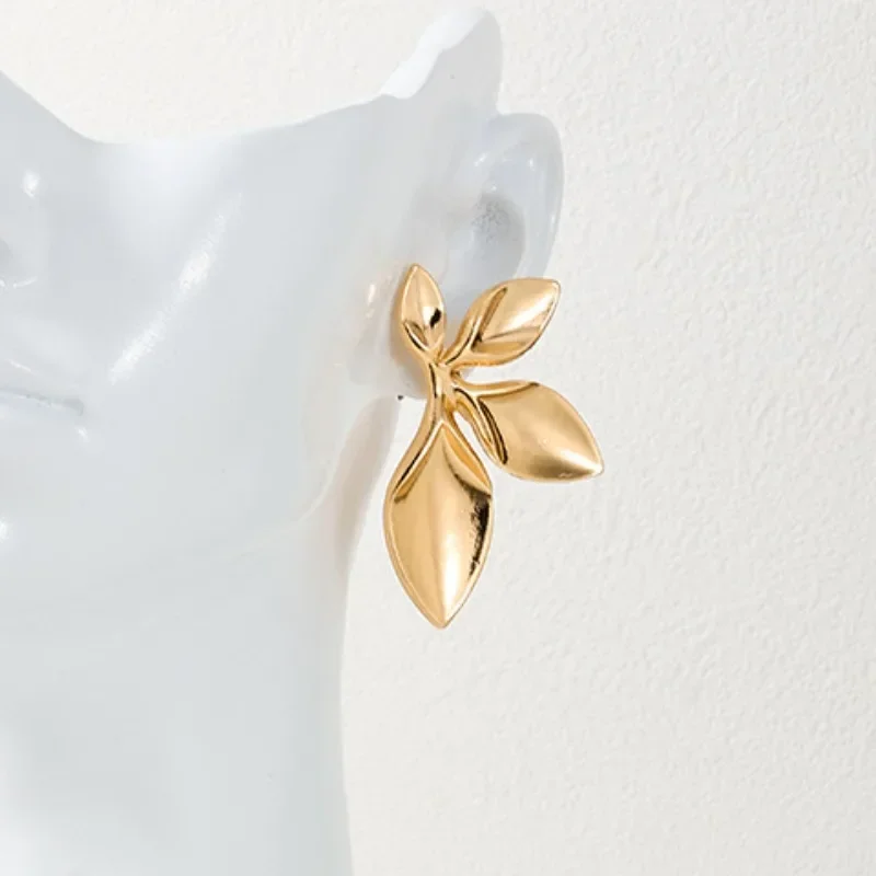 Stud Earrings For Women Irregular Exaggerated Metal Flowers Ear Accessories Holiday Gift Party OL Fashion Jewelry AE174