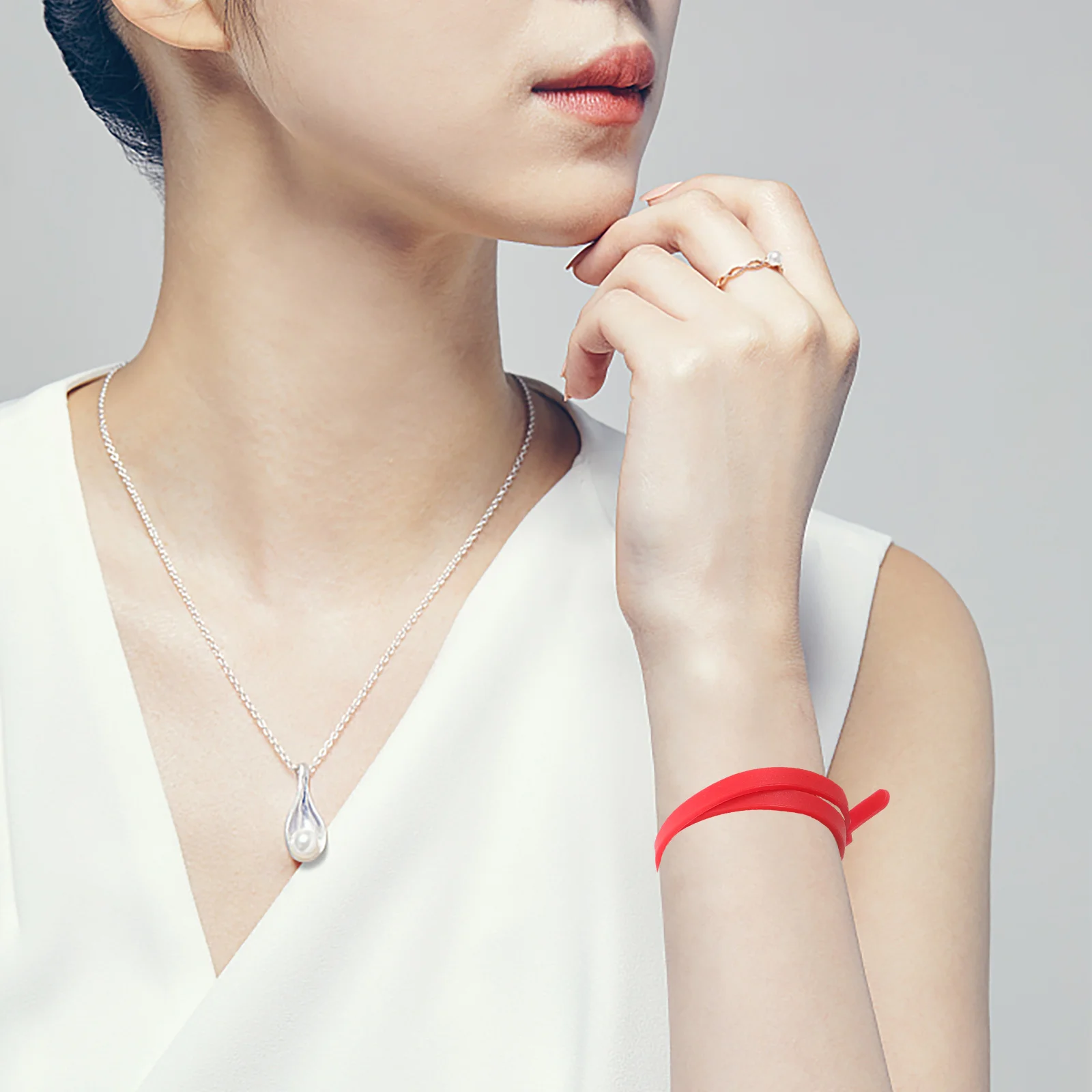 

5pcs Skin-Friendly Silicone Bracelets Stretch Wristbands for Women Men Fashion Accessory Elastic Wrist Charm Daily Wear Party