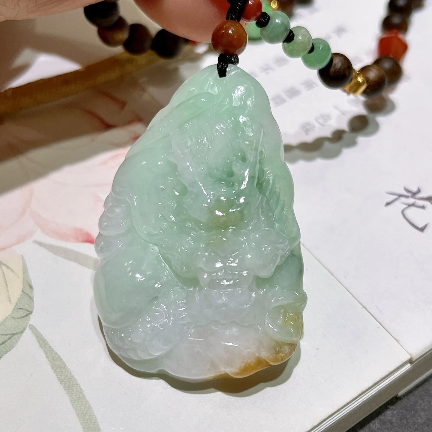 

Ожерелье с подвеской из натурального нефрита и зеленого драгоценного камня 45,5/29,9/9,8 мм, нефритовая резная капуста для женщин и мужчин, ожерелье из нефрита Гуаньинь AAAAA