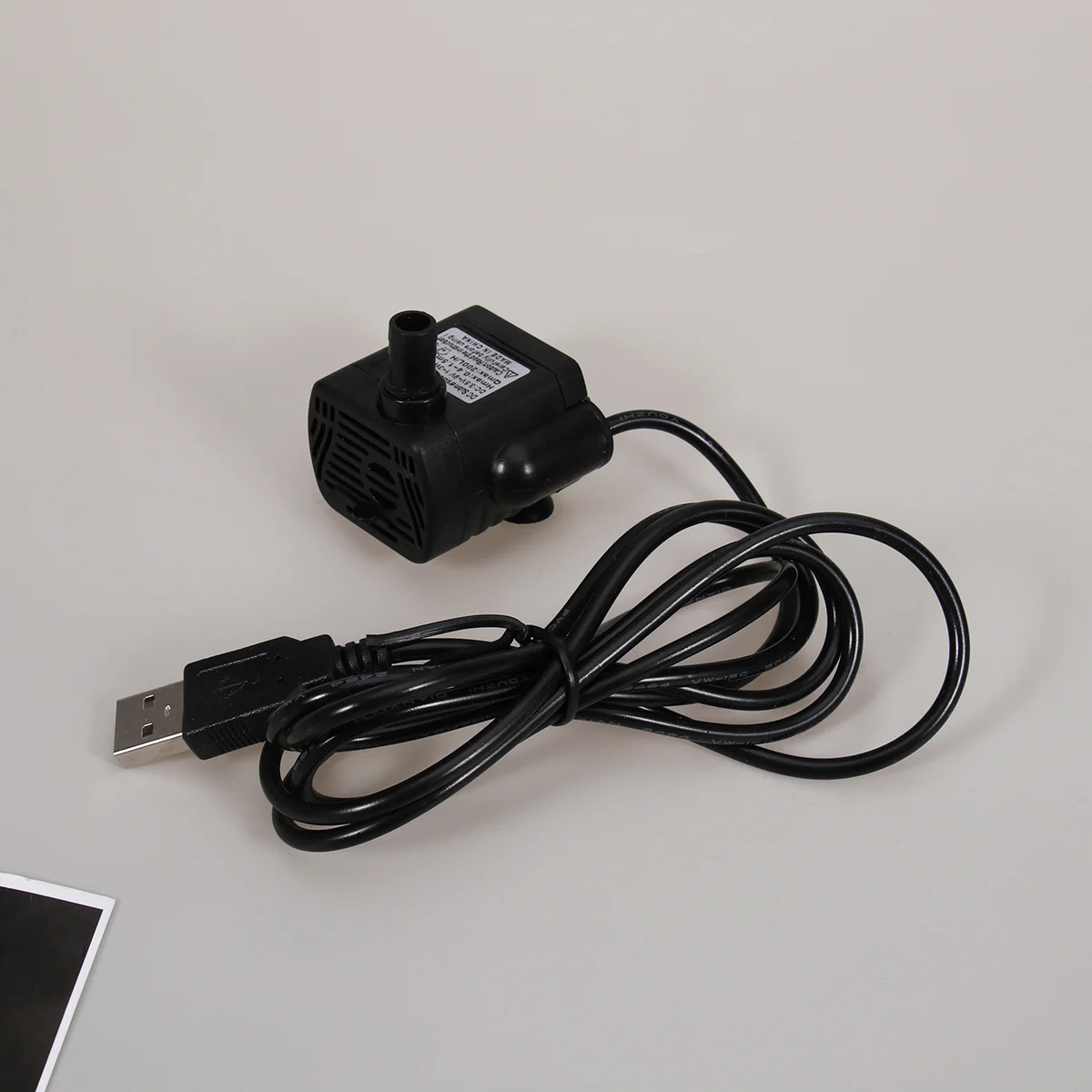 

USB-1020 5V -9V 3W USB Brushless Submersible Water Pump Aquarium Fountain Pond Pump (Black) USB water pump