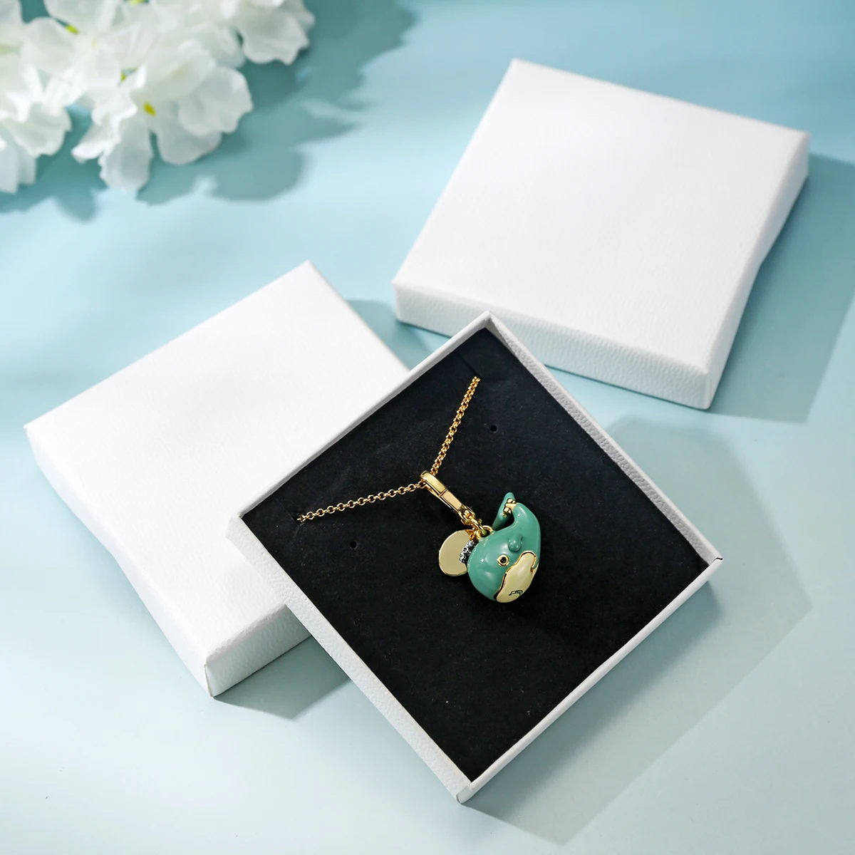 1Pc Fashion Cute Openable Blue Whale Pendant Necklace for Women Sweet Niche Party Jewelry Keychain Pendant Halloween Gifts