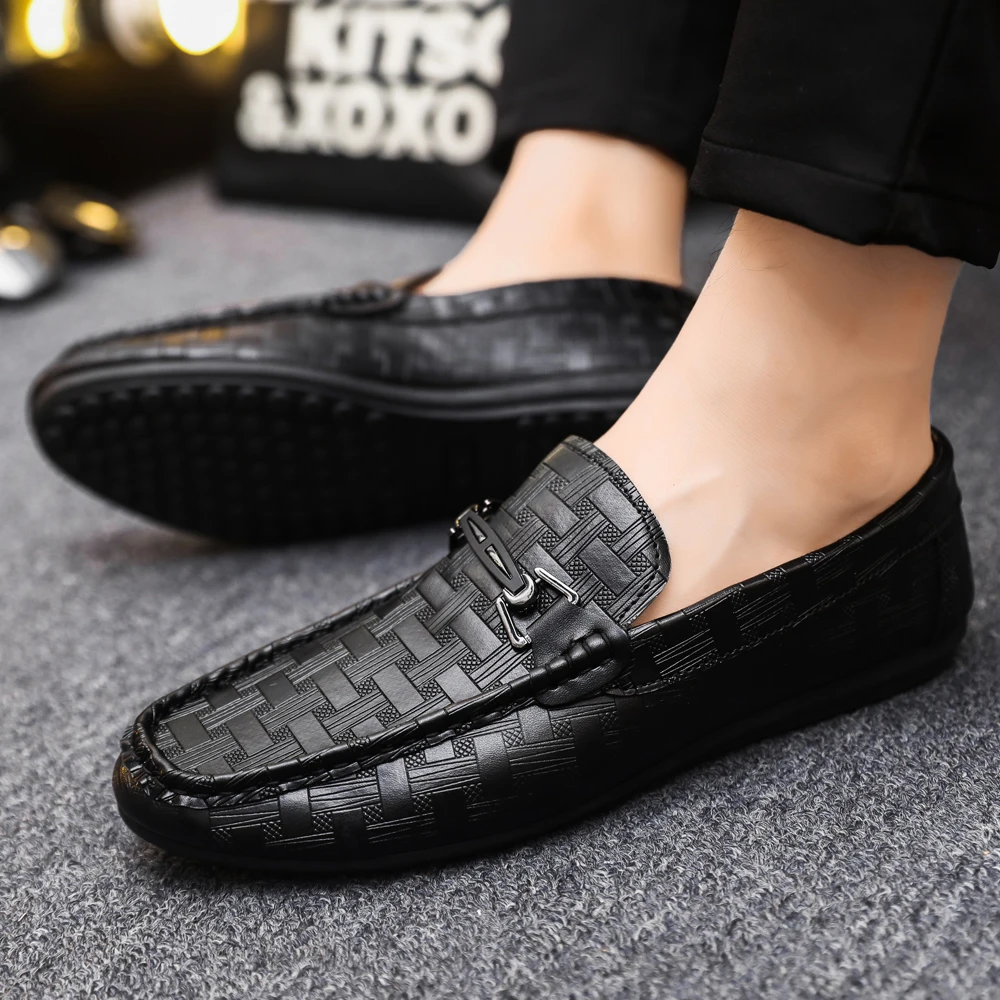 Fashionable Shallow-mouth Men's Shoes 2024 Spring New Pure Black Slip-on Shoes Non-slip Simple Versatile 39-46 Large Size Shoes