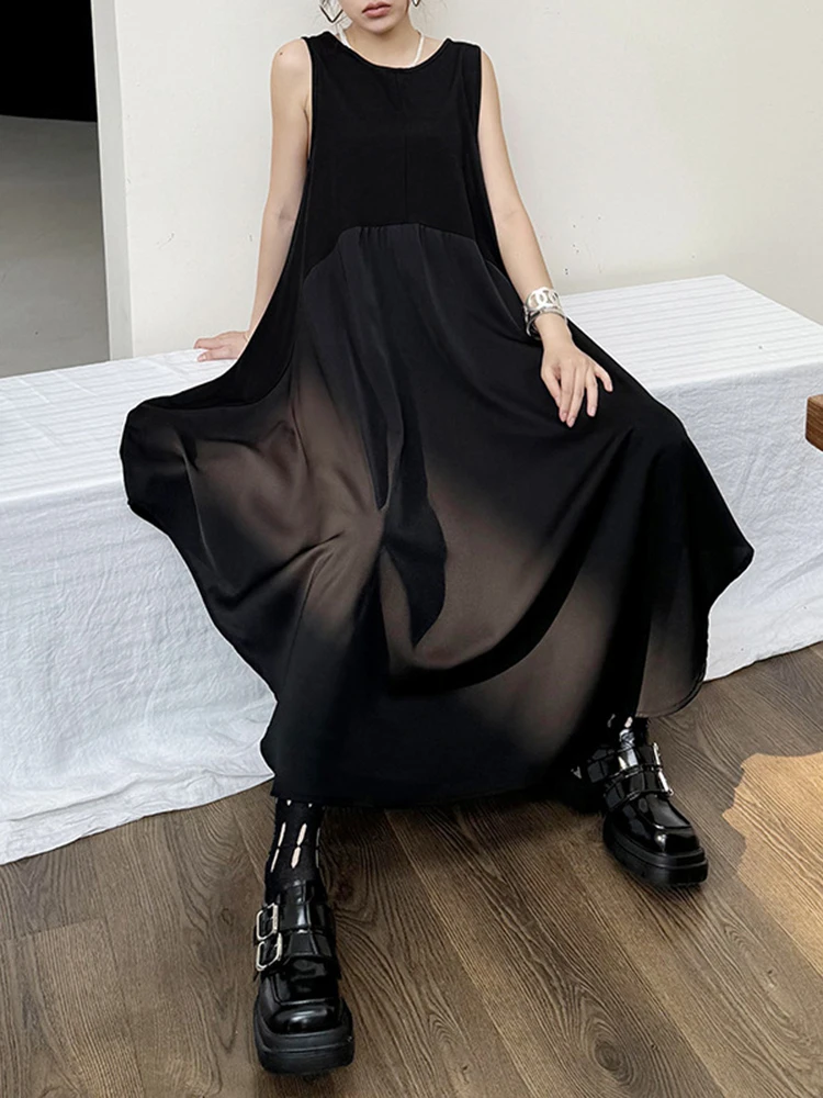 [EAM] Women Black Brief Irregular Big Size Casual Dress New Round Neck Sleeveless Fashion Tide Spring Summer 2024 1DH5248