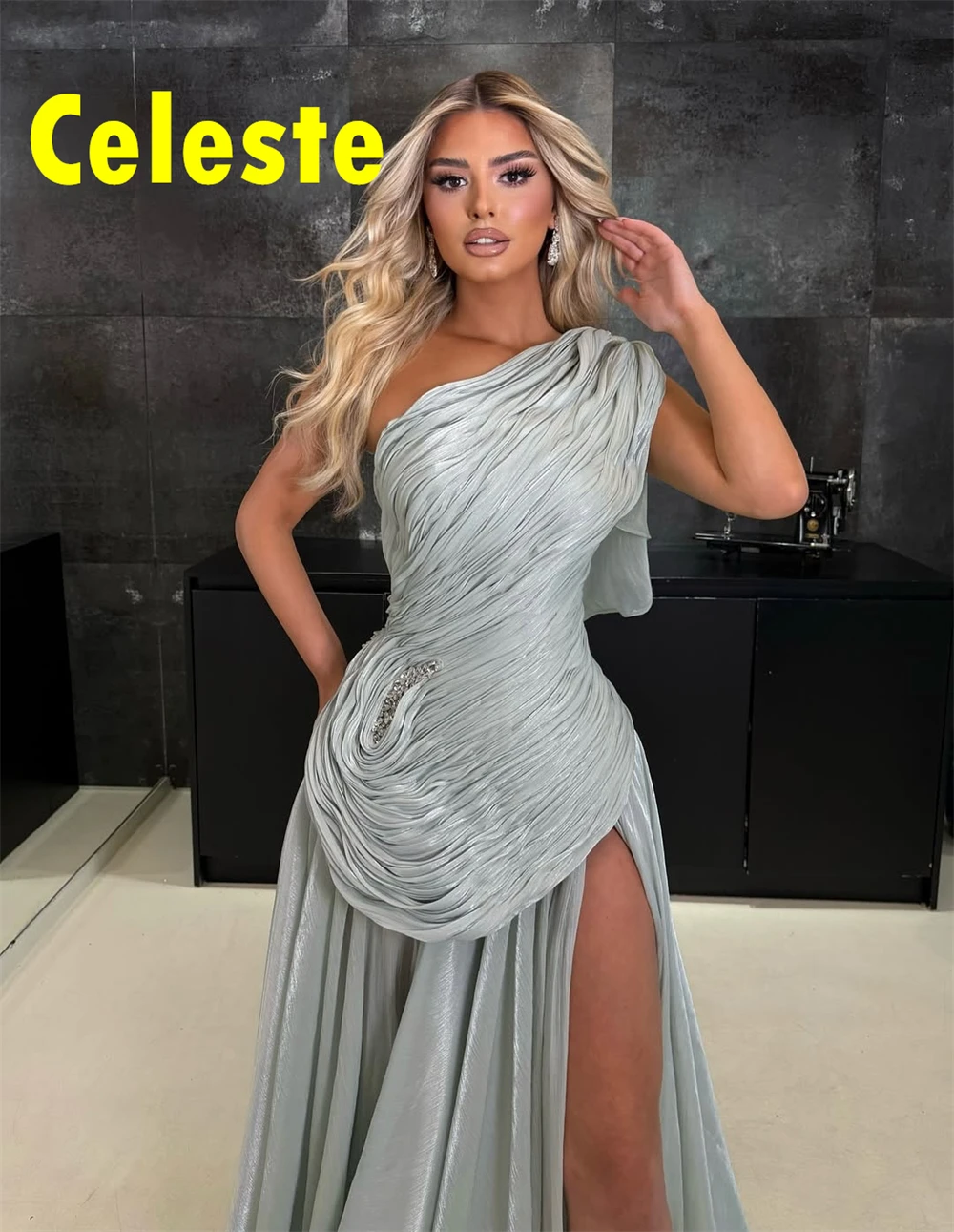 

Customized Temperament Satin Evening Dresses Fashion One Shoulder Sleeveless Homecoming Dresses Exquisite Special Occasion Gowns