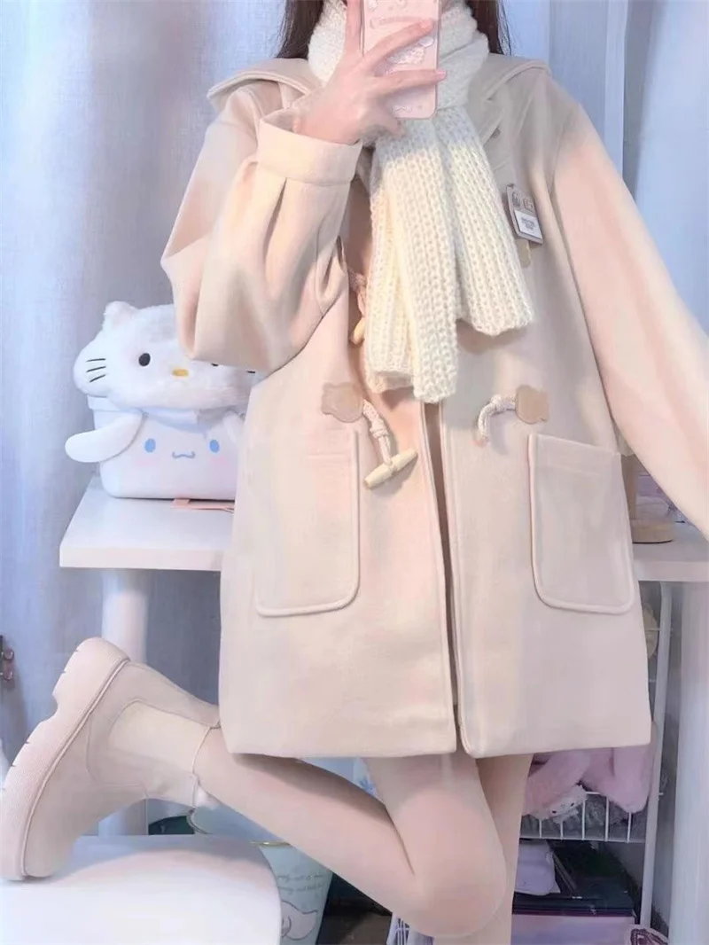 Cappotto di lana da giorno con fibbia in corno autunno-inverno 2024 per cappotto di lana con cappuccio da studente di media lunghezza in stile