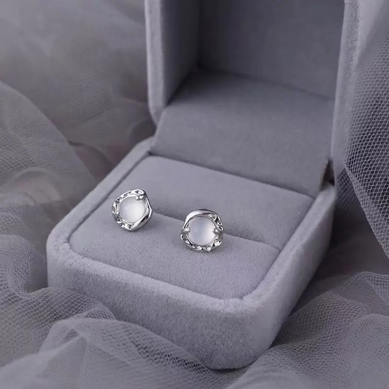 Pendientes de botón de piedra de luz de luna redonda Simple para mujeres y niñas, Color plateado, accesorios de joyería de fiesta únicos dulces