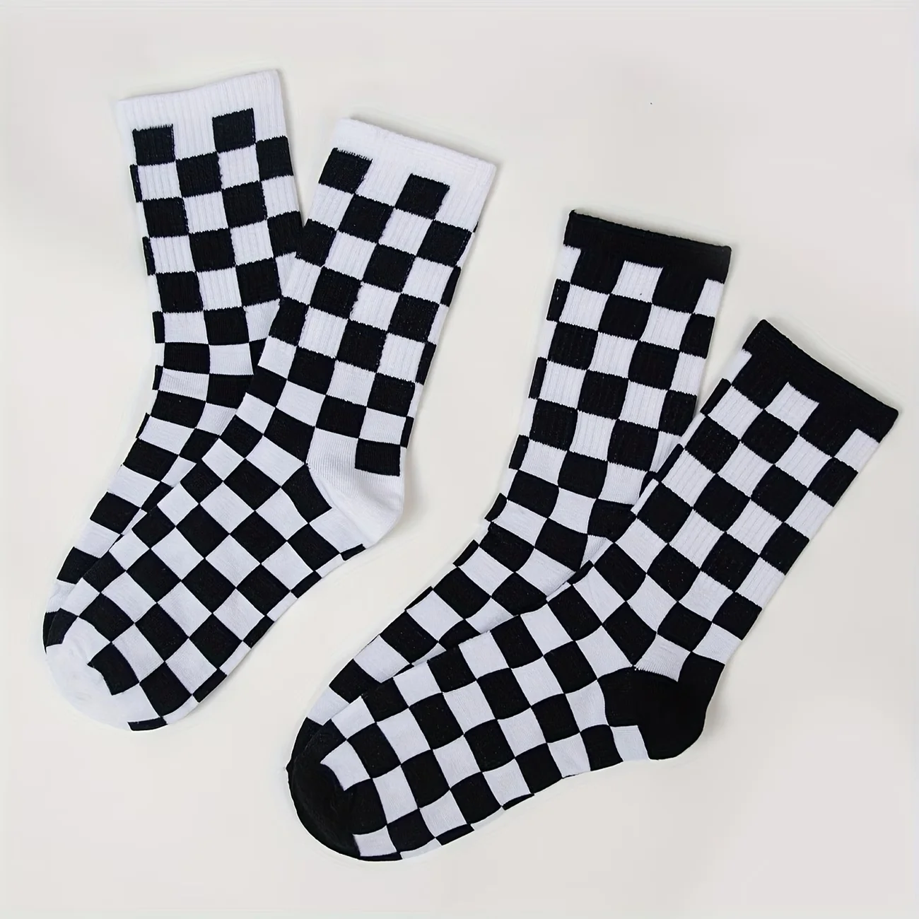 6Pairs of Fashionable Harajuku Style Women's Round Neck Socks With Black and White Checkered Pattern Daily Casual Mid Tube Socks