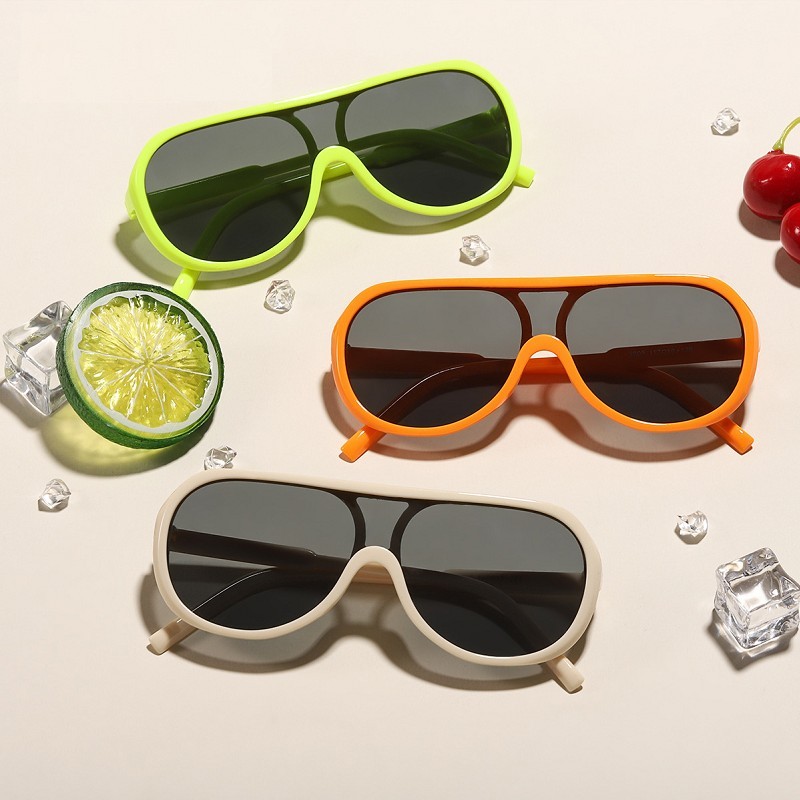 2025 Boy Children's Glasses Kids Sunglasses For Girls Designer Oversize Eyewear UV400 2-8 Years Old 